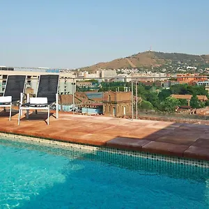 إن إتش ستاديوم 4* برشلونة